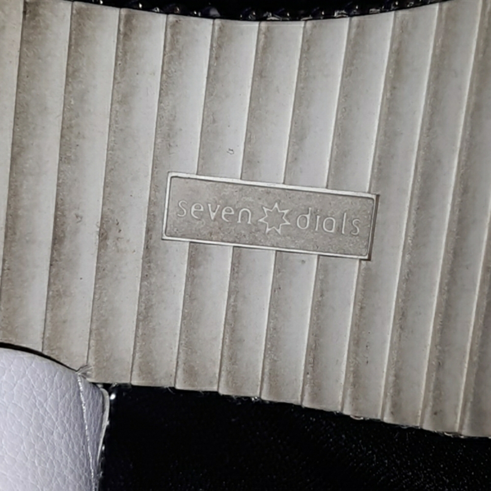 Slides/Sandals - Picture 5 of 6